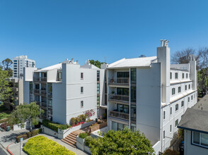 Baywood Condominiums in San Mateo, CA - Building Photo - Building Photo