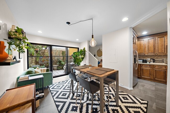 property at 3018 Baldwin St