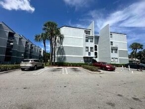 1720 N Congress Ave in West Palm Beach, FL - Building Photo - Building Photo