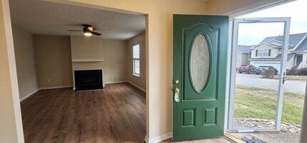 4112 Mimosa View Dr in Louisville, KY - Building Photo - Building Photo