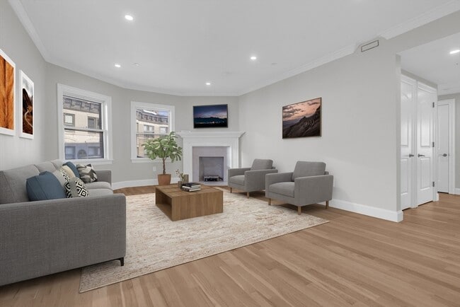 1396 Beacon St in Brookline, MA - Building Photo - Building Photo