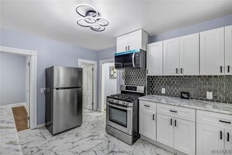 405 W Ferry St in Buffalo, NY - Building Photo - Building Photo