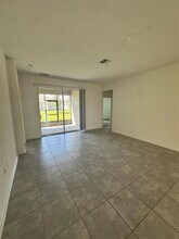 250 Brave Rd in Davenport, FL - Foto de edificio - Building Photo