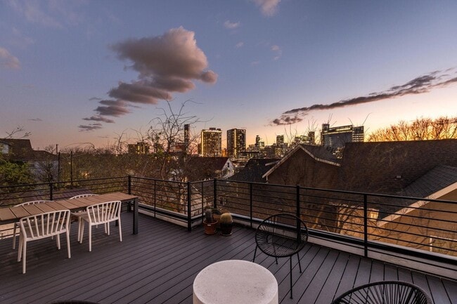 1502 Waller St in Austin, TX - Foto de edificio - Building Photo