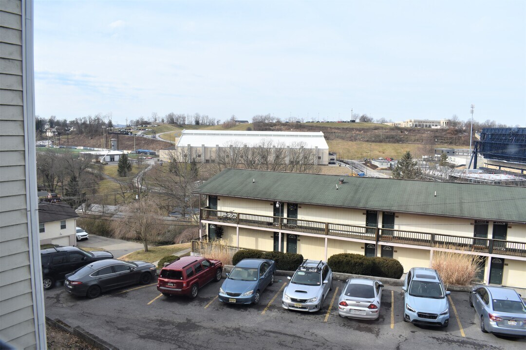 299 McCullough St in Morgantown, WV - Building Photo