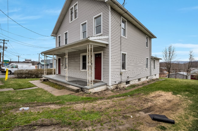 325 S Keyser Ave in Old Forge, PA - Building Photo - Building Photo