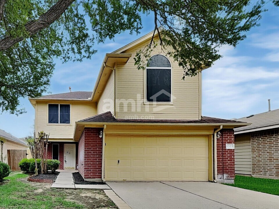 12323 Westlock Dr in Tomball, TX - Building Photo