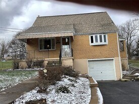 2839 Reiter Rd in Pittsburgh, PA - Building Photo