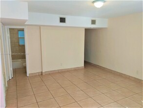 1101 8th St-Unit -1103 in West Palm Beach, FL - Building Photo - Building Photo