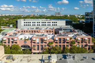 Grove Square Condominiums in Miami, FL - Building Photo - Building Photo