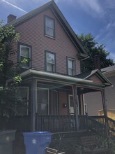 24 Alexander St, Unit A in Rochester, NY - Building Photo - Building Photo