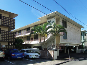 1521 Halekula Way in Honolulu, HI - Building Photo - Building Photo