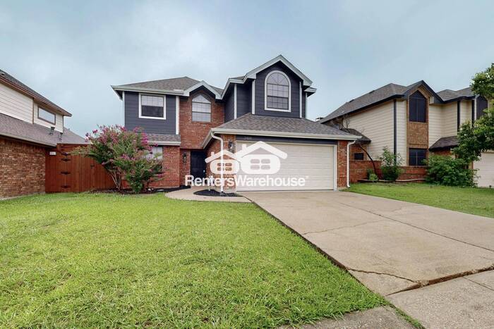 2410 Brooke Ct in Carrollton, TX - Building Photo