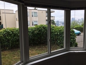 Lakecrest in Seattle, WA - Building Photo - Building Photo