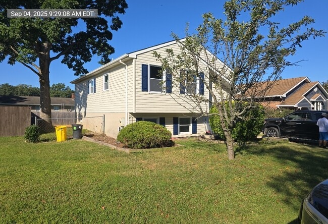 7730 Meadow Rd in Pasadena, MD - Foto de edificio - Building Photo