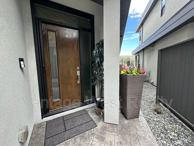 2331-2331 Tallus Ridge Dr in West Kelowna, BC - Building Photo - Building Photo