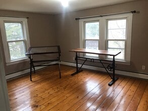 20 Collins Rd, Unit 20 in Canton, CT - Foto de edificio - Building Photo