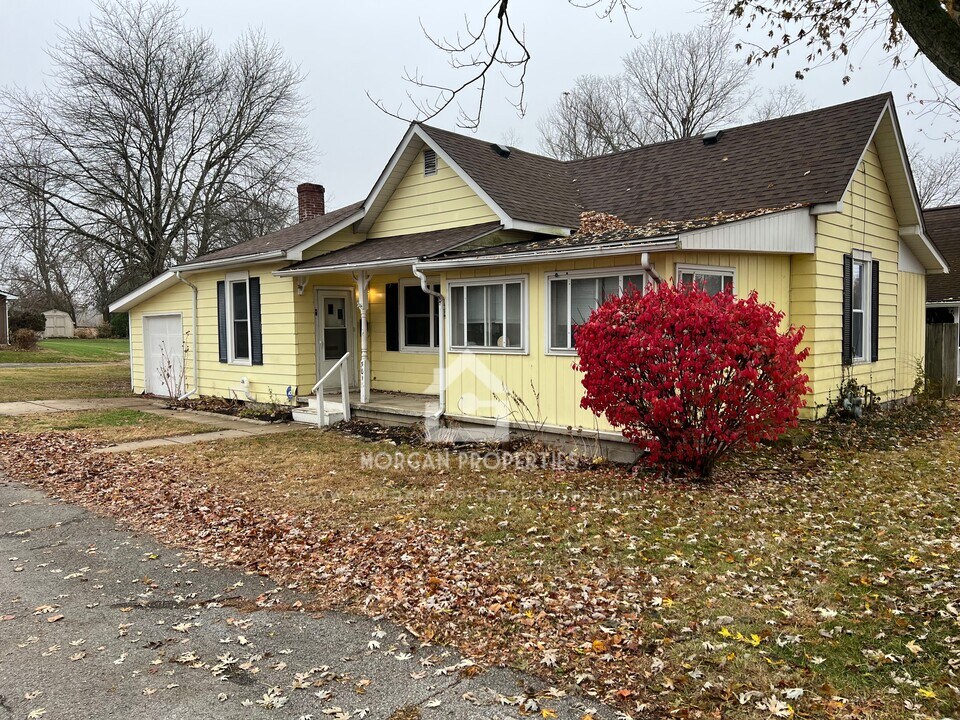 501 Taylor St in Pendleton, IN - Foto de edificio