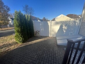 2 Allspice Ln in Glastonbury, CT - Building Photo - Building Photo