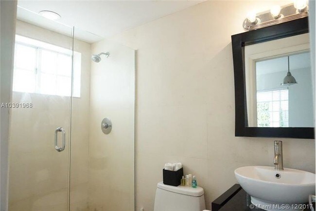 1300 Pennsylvania Ave-Unit -108 in Miami Beach, FL - Building Photo - Building Photo