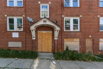 3915 Barrington Rd in Baltimore, MD - Building Photo - Building Photo