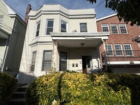 318 71st St, Unit 318 71 St in Guttenberg, NJ - Building Photo
