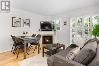 83 Green Briar Dr in Collingwood, ON - Building Photo - Building Photo