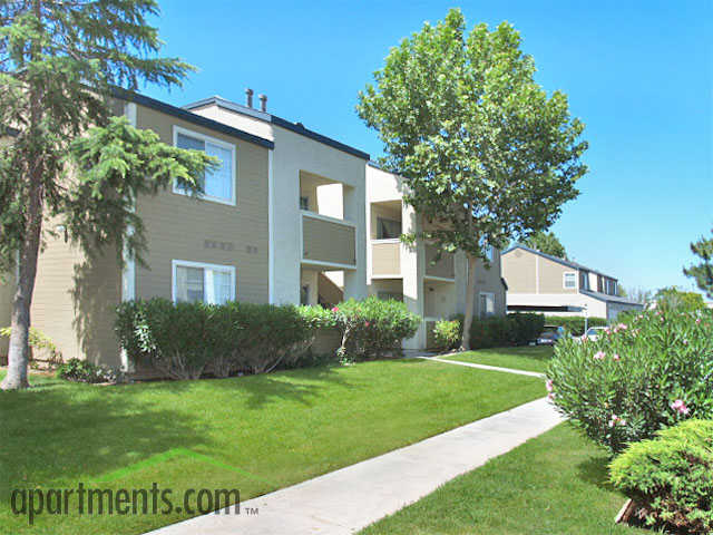 44520 15th St E Apartments and Nearby Lancaster Apartments