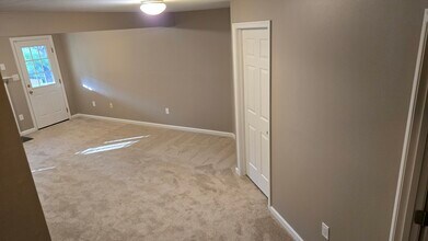 9443 Birchwood Ln in Frederick, MD - Building Photo - Building Photo