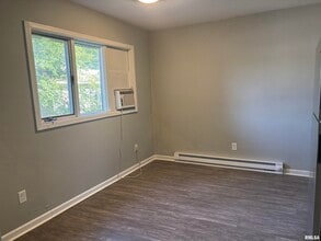 1407 Bridge Ave in Davenport, IA - Building Photo - Building Photo