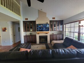 5427 Villa Deste Ct in Zephyrhills, FL - Building Photo - Building Photo