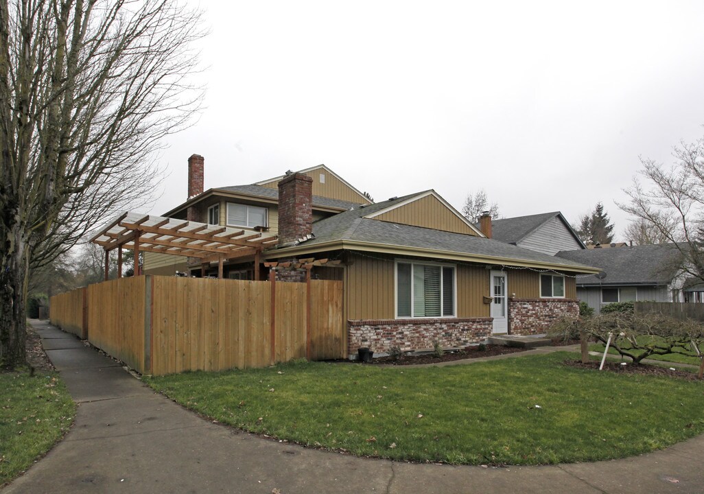 6024 SW Valley Ave in Beaverton, OR - Building Photo