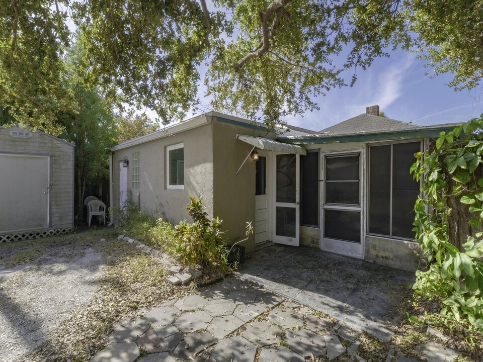 2808 Clinton St S in Gulfport, FL - Building Photo