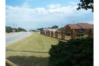 Colony West in Warner Robins, GA - Building Photo - Building Photo