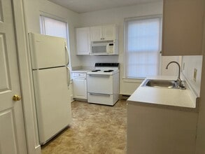 402 S Cameron St in Winchester, VA - Building Photo - Building Photo