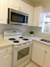 2168 NW 1st Terrace in Miami, FL - Building Photo - Building Photo