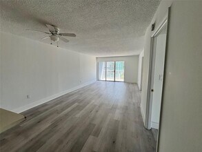 6855 Abbott Ave, Unit 201-2 in Miami Beach, FL - Building Photo - Building Photo