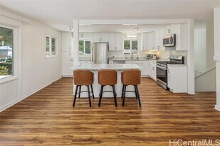 6011 Kaniela Pl in Honolulu, HI - Building Photo