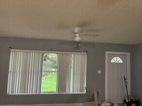 2315 Coolidge Rd in Fort Pierce, FL - Foto de edificio - Building Photo