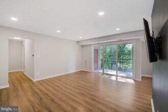 3860 Lyndhurst Dr-Unit -202 in Fairfax, VA - Building Photo - Building Photo
