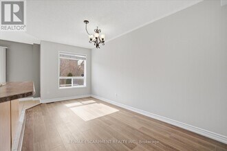 774 Bethany Crescent in Mississauga, ON - Building Photo - Building Photo