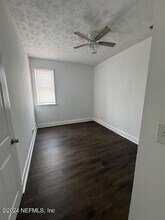 11 E 7th St, Unit 4 in Jacksonville, FL - Building Photo - Building Photo