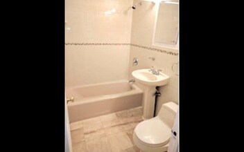 83 Walnut St, Unit #1 in Newton, MA - Building Photo - Building Photo