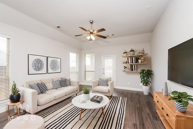 3101 Damsel Sauvage Ln in Lewisville, TX - Foto de edificio - Building Photo