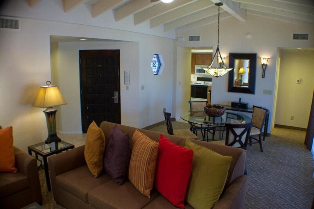 6302 E Camelback Rd in Scottsdale, AZ - Building Photo