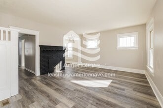 2229 10th St SW in Canton, OH - Foto de edificio - Building Photo