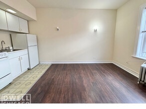 6900 N Lakewood Ave, Unit S in Chicago, IL - Foto de edificio - Building Photo