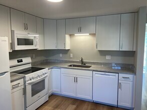 2002 Lynn Gay Cir in Powell, OH - Foto de edificio - Building Photo