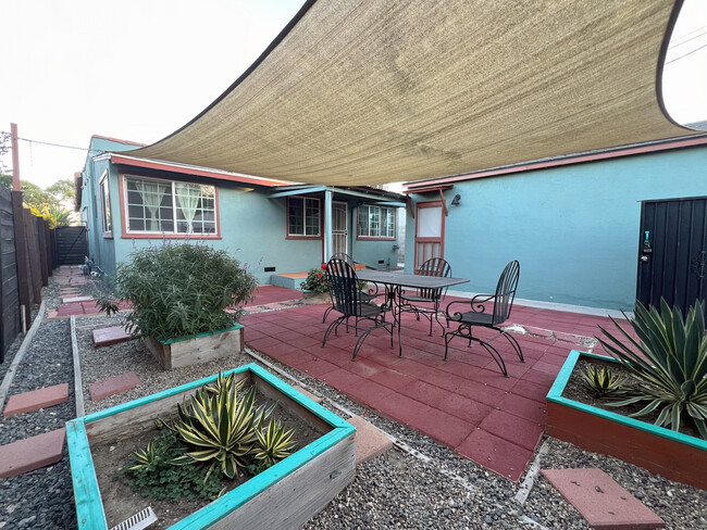 3373 Falcon Ave, Unit 3373 Falcon Ave in Signal Hill, CA - Building Photo - Building Photo