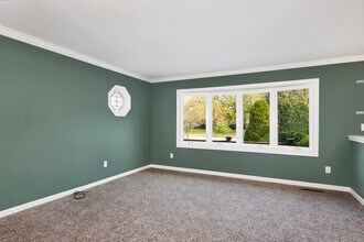 1013 Stonegate Rd in New Lenox, IL - Building Photo - Building Photo